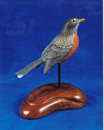 Bird carving by Erwin Flewelling of Nestlewood Birds